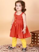 Red color option, Sold out, Currently selected