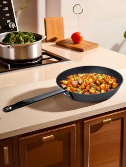 Kuber Industries - UMAI Black Ksg001-Blk Carbon Steel Pan