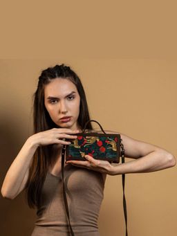 Gonecase - Forest Floral Printed Sling Bag