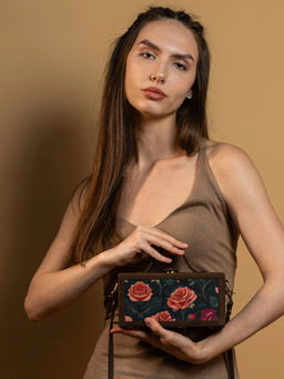 Gonecase - Pink Rose Floral Printed Sling Bag