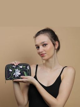 Gonecase - Pichwai Canvas Floral Wallet