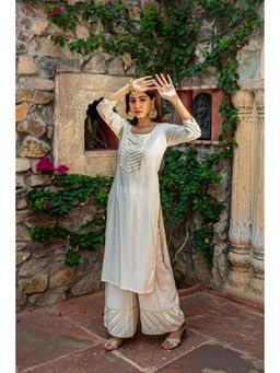 Empress Pitara - White And Gold Gotta Kurta (Set of 2)