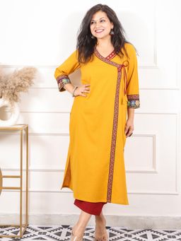 DESI SANDOOK - Yellow Solid/Plain V-Neck Kurta