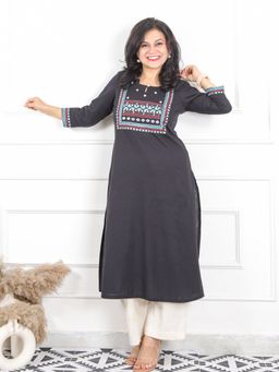 DESI SANDOOK - Black Solid/Plain Round Neck Kurta