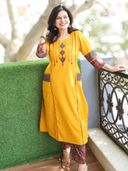 Yellow color option, Sold out, Currently selected