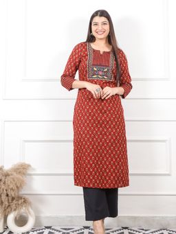 DESI SANDOOK - Maroon Solid/Plain Round Neck Kurta