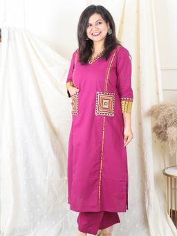 DESI SANDOOK - Purple Embroidered V-Neck Kurta