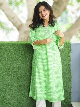 DESI SANDOOK - Green Printed Round Neck Kurta