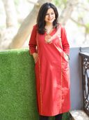 Red color option, Sold out, Currently selected