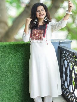 DESI SANDOOK - Off White Solid/Plain Round Neck Kurta