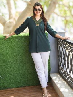 DESI SANDOOK - Green Solid/Plain V-Neck Kurti