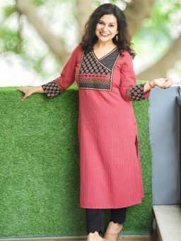 DESI SANDOOK - Maroon Solid/Plain V-Neck Kurta