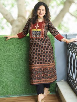 DESI SANDOOK - Black Printed Round Neck Kurta