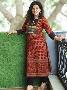 DESI SANDOOK - Red Printed Round Neck Kurta