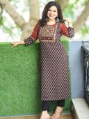 Black color option, Sold out, Currently selected