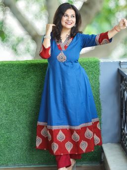 DESI SANDOOK - Blue Printed V-Neck Anarkali Kurta