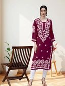 Maroon color option, Currently selected