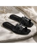 Black color option, Currently selected
