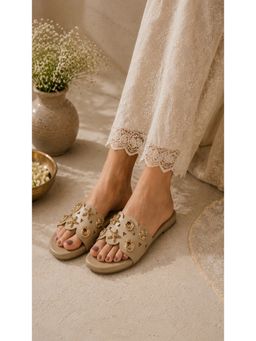 Sandal Stories - Starfish and Shell Luxe Flats - Beige