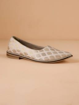 TASVA - Pearl Heritage Ivory Mojaris