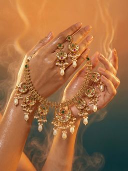 Tussya by Shreya - Elara Moissanite Necklace with Earrings