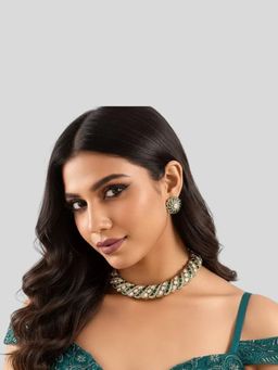 Auraa Trends - Emerald and Cz Bold Spiral Choker Necklace Set with Stud Earrings