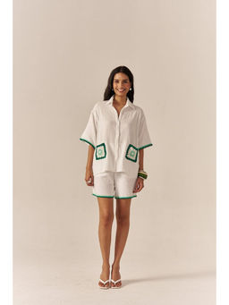 SPACE - Naturally Pretty White Shirt With Shorts