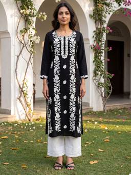 Vaamsi - Black Viscose Rayon Floral Embroidered Regular Kurta