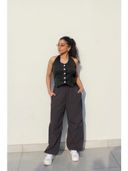 Black color option, Sold out, Currently selected