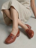 Tan color option, Currently selected