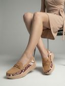 Beige color option, Currently selected