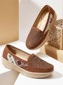Brown color option, Currently selected