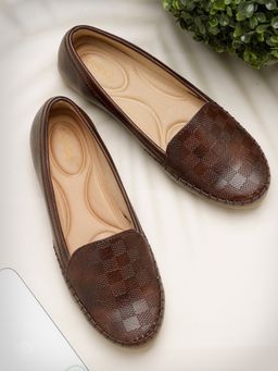 VYSTIQ - Women Stylish Check Textured Loafers Flats - Brown
