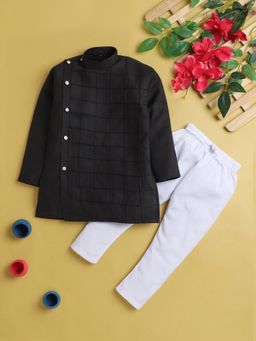Jeetethnics - Black Self Design Regular Kurta with Pyjama