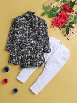 Jeetethnics - Black Printed Regular Kurta with Pyjama