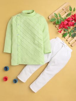 Jeetethnics - Green Embroidered Regular Kurta with Pyjama