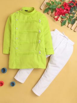Jeetethnics - Green Solid Regular Kurta with Pyjama