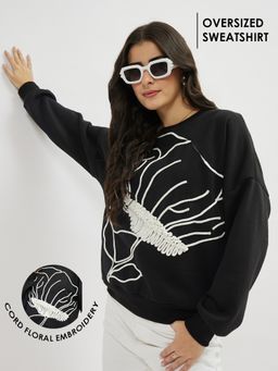 AAREIN - Floral Embroidered Black Sweatshirt