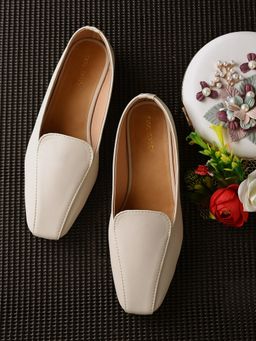 CLOG LONDON - Off White Comfortable Pumps