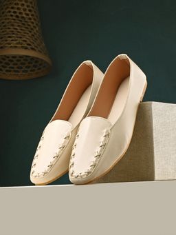 CLOG LONDON - Off White Comfortable Loafers