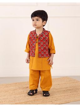 Fabindia - Yellow Cotton Bagru Kurta with Pyjama and Nehru Jacket