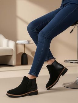 Carlton London - Women Black Chelsea Boots