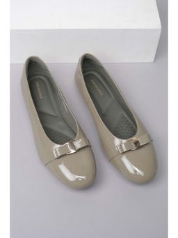 Van Heusen - Women Olive Ballerina