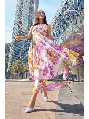 Women Liva Rayon White Floral Print Kurta With Comfort Pant main image 0