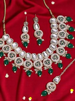 OOMPH - Green and White Kundan and Pearls Necklace with Drop Earrings and Maang Tikka