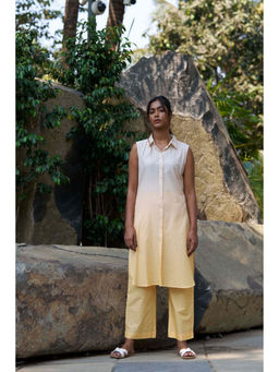 Sukruti Design - Vanilla Yellow Shaded Kurta with Pant (Set of 2)