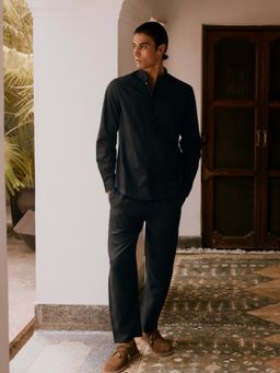 Andamen - Regular Fit Men Black Solid Shirt