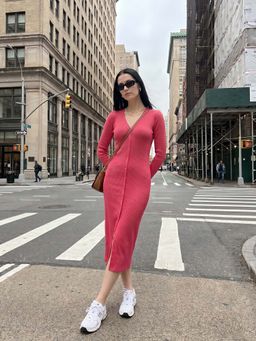 ZUMMER - Magenta Slit Bodycon Midi Dress
