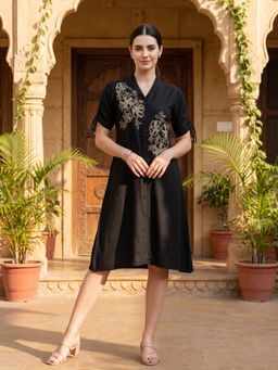 ZUMMER - Black Floral Embroidered Dress