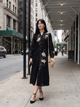 ZUMMER - Black Embroidered Midi Dress